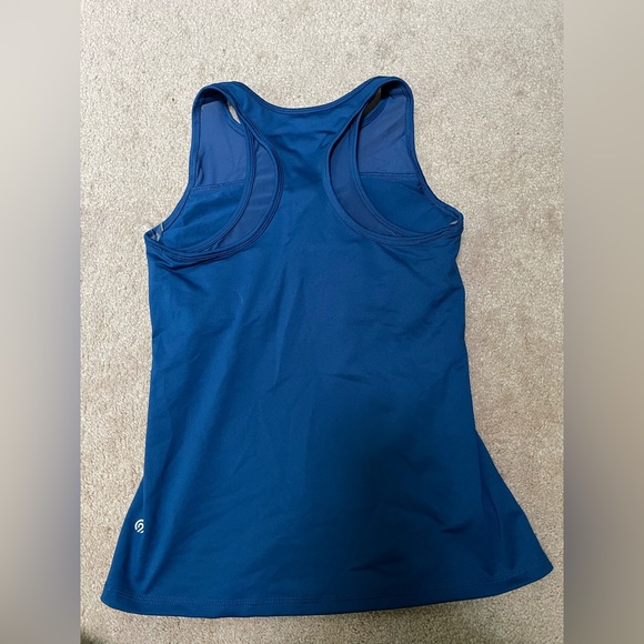 Work out top - Picture 2 of 3